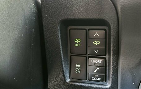 Toyota Land Cruiser Prado 150 рестайлинг 2, 2010 год, 2 388 000 рублей, 12 фотография
