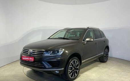 Volkswagen Touareg III, 2015 год, 1 999 000 рублей, 1 фотография