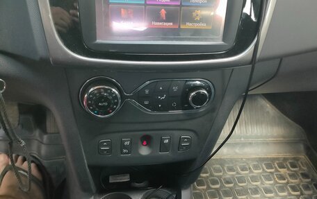 Renault Sandero II рестайлинг, 2016 год, 980 000 рублей, 11 фотография