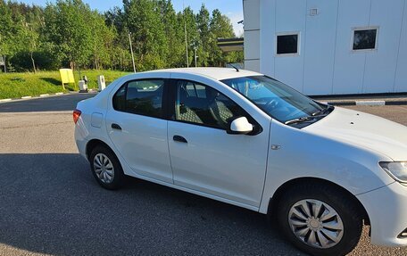 Renault Logan II, 2017 год, 550 000 рублей, 2 фотография