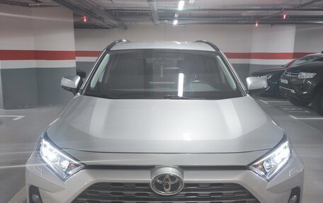 Toyota RAV4, 2020 год, 3 100 000 рублей, 2 фотография