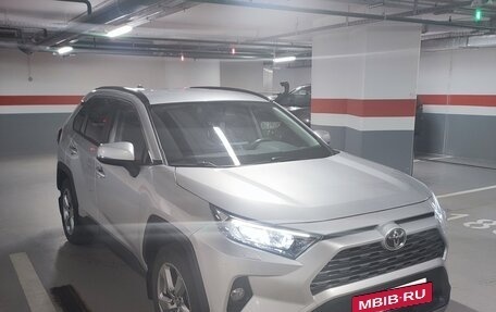Toyota RAV4, 2020 год, 3 100 000 рублей, 3 фотография