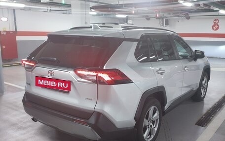 Toyota RAV4, 2020 год, 3 100 000 рублей, 4 фотография