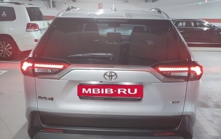 Toyota RAV4, 2020 год, 3 100 000 рублей, 5 фотография