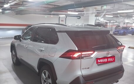 Toyota RAV4, 2020 год, 3 100 000 рублей, 6 фотография
