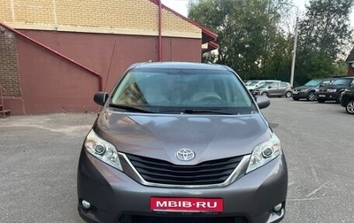 Toyota Sienna III, 2010 год, 1 750 000 рублей, 1 фотография