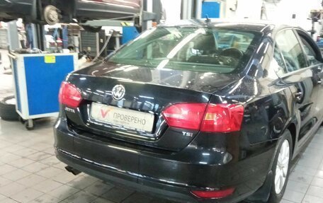 Volkswagen Jetta VI, 2013 год, 865 000 рублей, 3 фотография