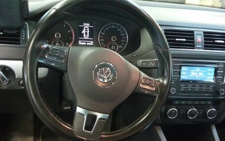 Volkswagen Jetta VI, 2013 год, 865 000 рублей, 5 фотография
