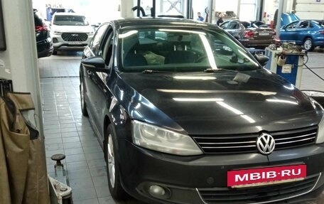 Volkswagen Jetta VI, 2013 год, 865 000 рублей, 2 фотография