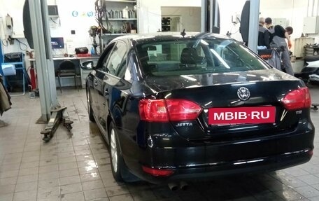 Volkswagen Jetta VI, 2013 год, 865 000 рублей, 4 фотография