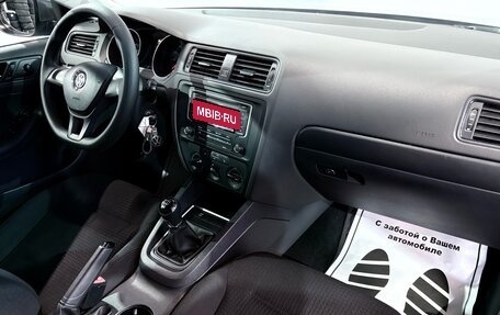 Volkswagen Jetta VI, 2015 год, 1 122 000 рублей, 14 фотография
