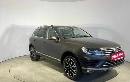 Volkswagen Touareg III, 2015 год, 1 999 000 рублей, 3 фотография