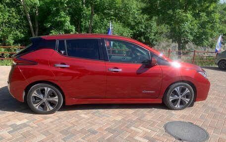 Nissan Leaf II, 2017 год, 1 590 000 рублей, 7 фотография
