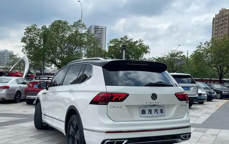 Volkswagen Tiguan II, 2021 год, 2 540 000 рублей, 3 фотография