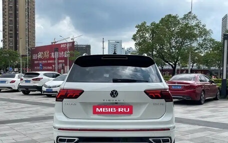Volkswagen Tiguan II, 2021 год, 2 540 000 рублей, 4 фотография
