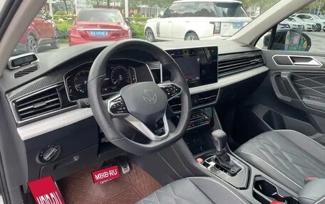 Volkswagen Tiguan II, 2021 год, 2 540 000 рублей, 7 фотография