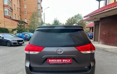 Toyota Sienna III, 2010 год, 1 750 000 рублей, 4 фотография