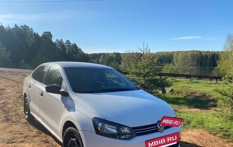 Volkswagen Polo VI (EU Market), 2012 год, 700 000 рублей, 18 фотография