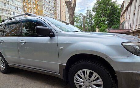 Mitsubishi Outlander III рестайлинг 3, 2003 год, 550 000 рублей, 4 фотография