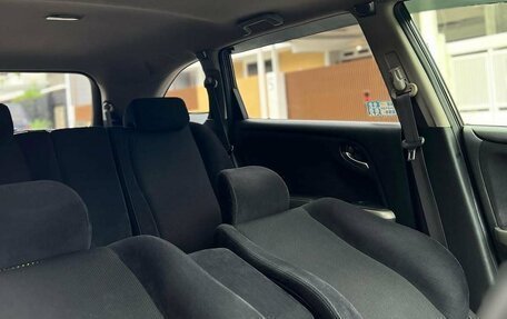 Honda Stream II, 2012 год, 1 180 000 рублей, 6 фотография