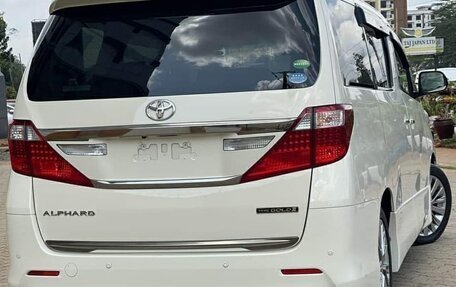 Toyota Alphard III, 2013 год, 2 320 000 рублей, 2 фотография
