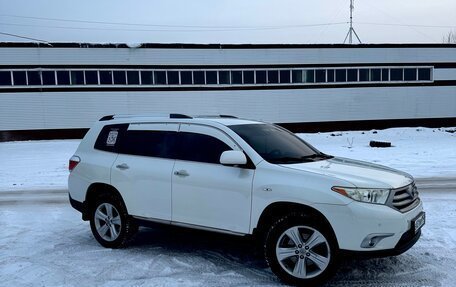 Toyota Highlander III, 2011 год, 2 000 000 рублей, 3 фотография