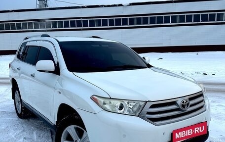 Toyota Highlander III, 2011 год, 2 000 000 рублей, 2 фотография