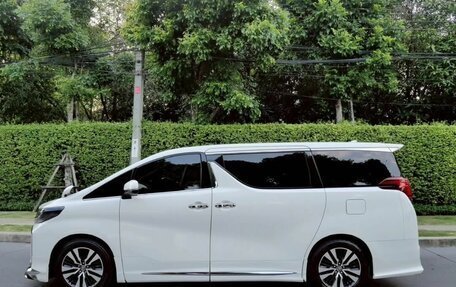 Toyota Alphard III, 2021 год, 3 350 000 рублей, 2 фотография