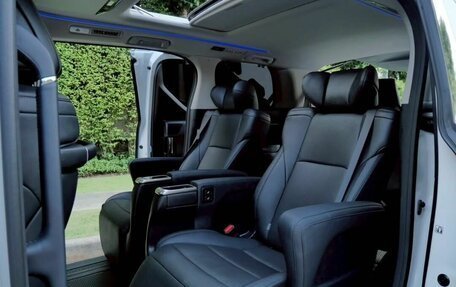Toyota Alphard III, 2021 год, 3 350 000 рублей, 7 фотография