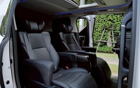 Toyota Alphard III, 2021 год, 3 350 000 рублей, 11 фотография