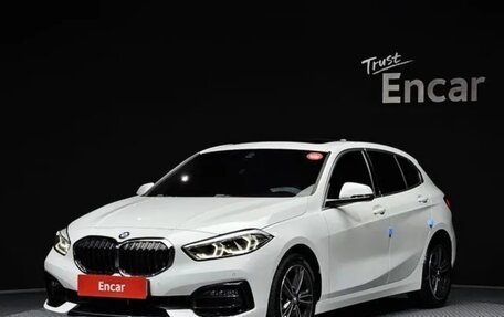 BMW 1 серия, 2021 год, 2 260 000 рублей, 1 фотография