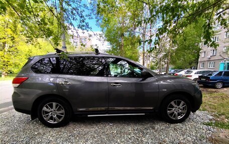 Nissan Pathfinder, 2015 год, 2 270 000 рублей, 17 фотография