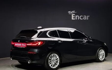 BMW 1 серия, 2021 год, 2 225 000 рублей, 2 фотография