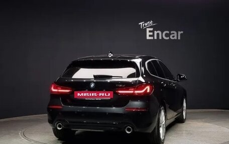 BMW 1 серия, 2021 год, 2 225 000 рублей, 3 фотография