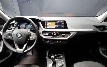 BMW 1 серия, 2021 год, 2 225 000 рублей, 8 фотография