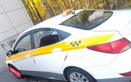 Hyundai Solaris II рестайлинг, 2015 год, 430 000 рублей, 4 фотография