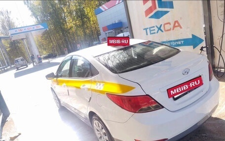 Hyundai Solaris II рестайлинг, 2015 год, 430 000 рублей, 7 фотография
