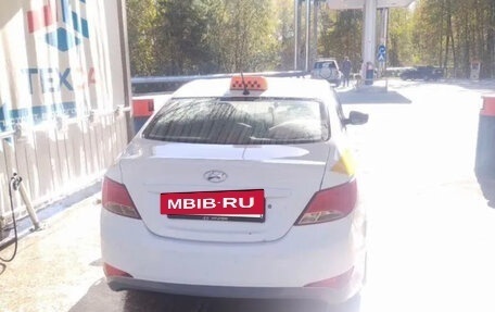 Hyundai Solaris II рестайлинг, 2015 год, 430 000 рублей, 5 фотография