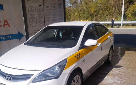 Hyundai Solaris II рестайлинг, 2015 год, 430 000 рублей, 12 фотография