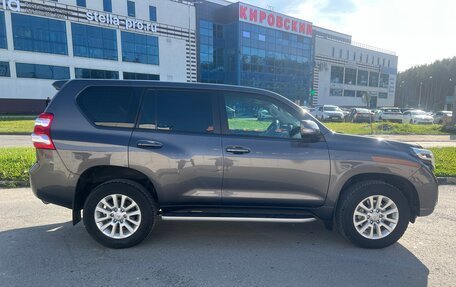 Toyota Land Cruiser Prado 150 рестайлинг 2, 2015 год, 4 300 000 рублей, 5 фотография