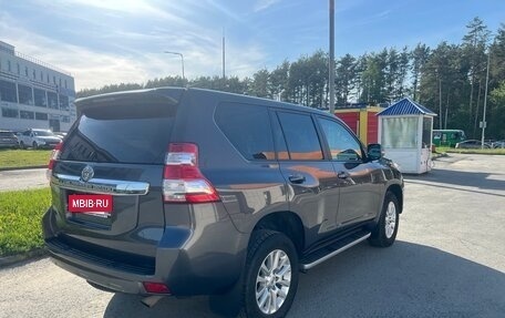 Toyota Land Cruiser Prado 150 рестайлинг 2, 2015 год, 4 300 000 рублей, 6 фотография