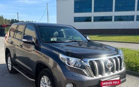 Toyota Land Cruiser Prado 150 рестайлинг 2, 2015 год, 4 300 000 рублей, 4 фотография