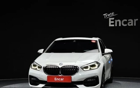 BMW 1 серия, 2021 год, 2 260 000 рублей, 3 фотография
