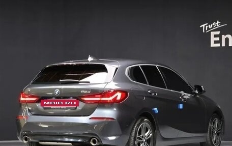 BMW 1 серия, 2021 год, 2 140 000 рублей, 2 фотография
