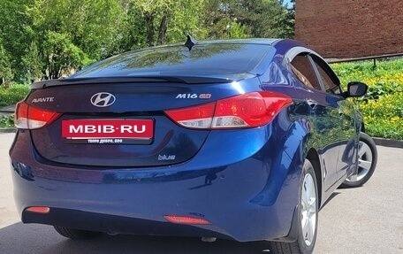 Hyundai Avante, 2011 год, 900 000 рублей, 4 фотография