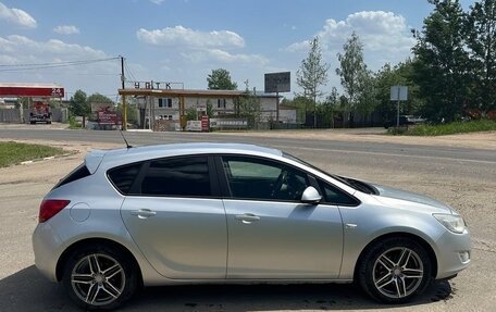 Opel Astra J, 2010 год, 600 000 рублей, 3 фотография