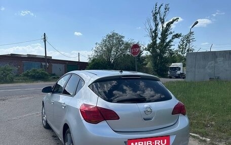 Opel Astra J, 2010 год, 600 000 рублей, 4 фотография