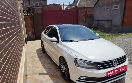 Volkswagen Jetta VI, 2015 год, 1 100 000 рублей, 2 фотография