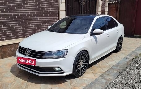 Volkswagen Jetta VI, 2015 год, 1 100 000 рублей, 3 фотография