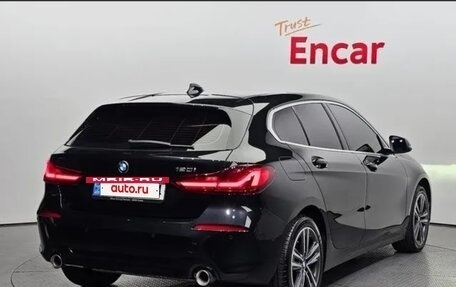 BMW 1 серия, 2022 год, 2 320 000 рублей, 2 фотография